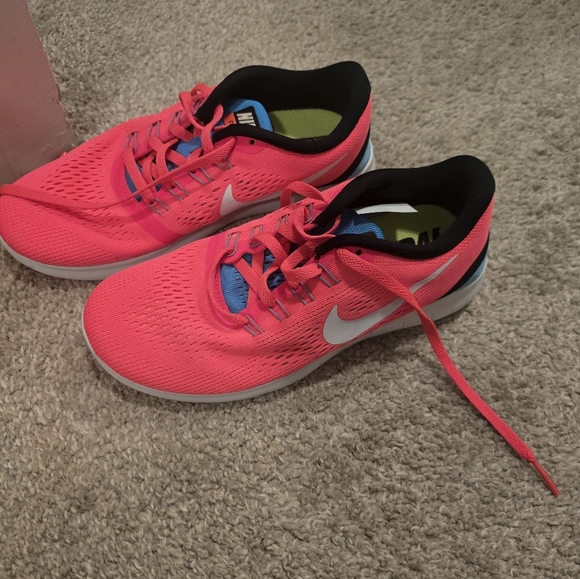 Nike running sneakers - Picture 2 of 6